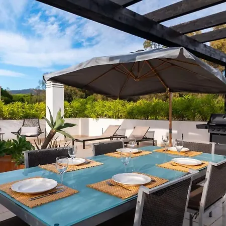 Seaside Elegance With Sea View *