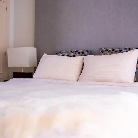 Seaside Elegance With Sea View Lejlighed