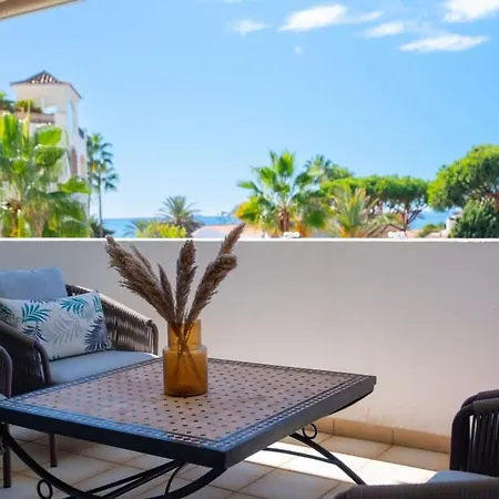 Seaside Elegance With Sea View Apartment *