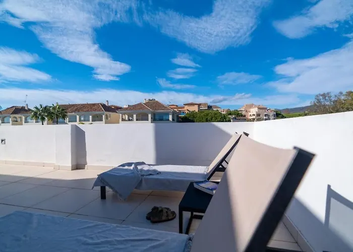 Seaside Elegance With Sea View Daire *