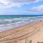 Seaside Elegance With Sea View Apartament Marbella