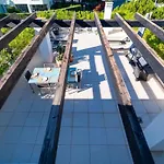 Seaside Elegance With Sea View Apartament Marbella