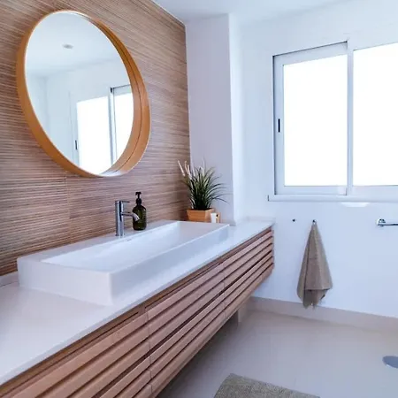 Διαμέρισμα Seaside Elegance With Sea View