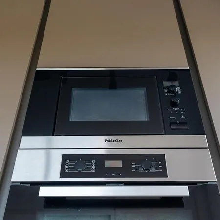 Διαμέρισμα Seaside Elegance With Sea View Μαρμπέλλα