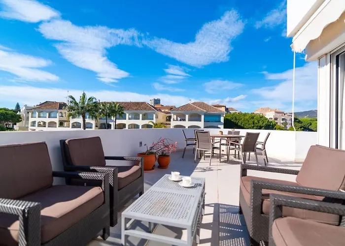 Seaside Elegance With Sea View Apartman *