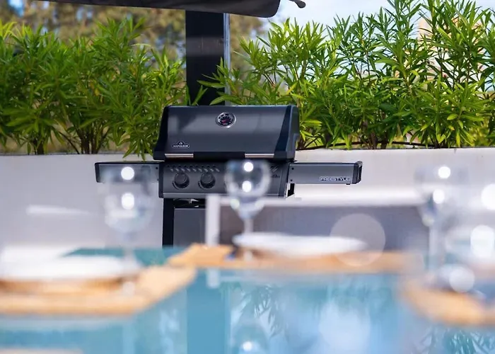 Seaside Elegance With Sea View