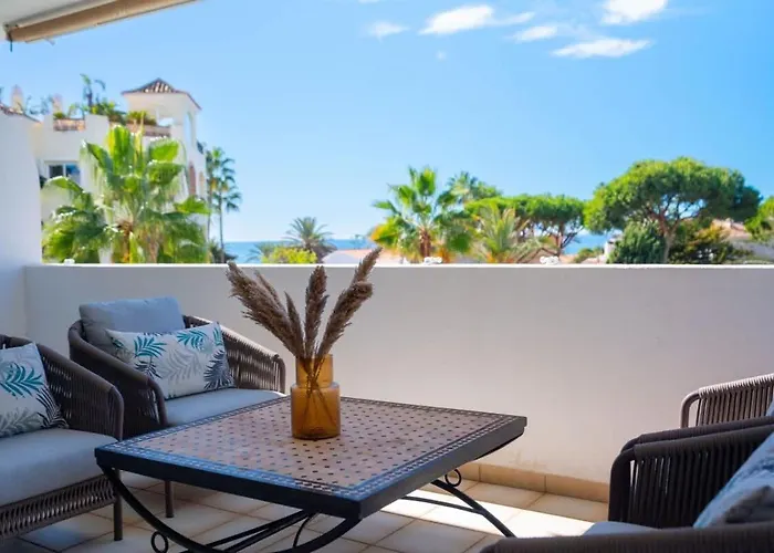 Seaside Elegance With Sea View Apartman *